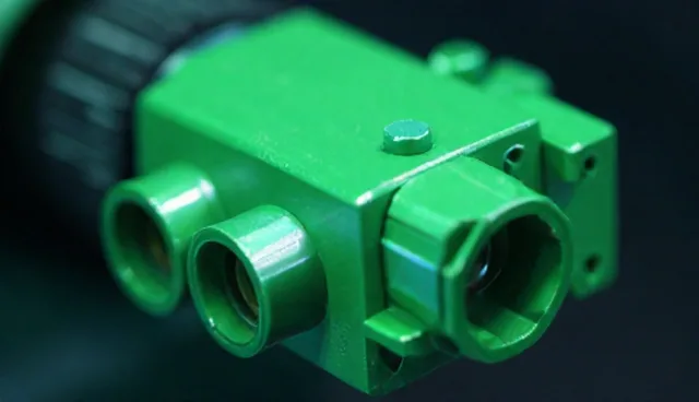 工业连接器选型中的关键参数与使用场景分析